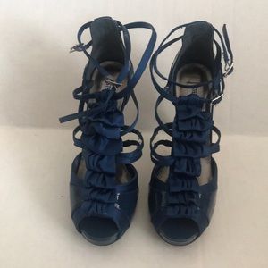 STEVEN MADDEN RIBBON PLATFORM PUMPS